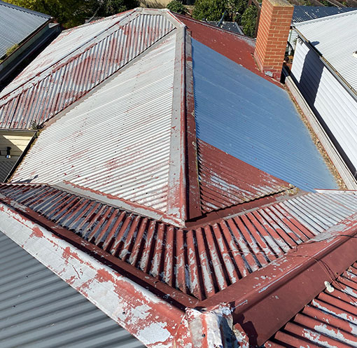 bad old roof in need of repair